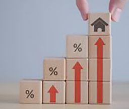 El alza en las tasas de interés de los créditos hipotecarios frena la venta de las viviendas
