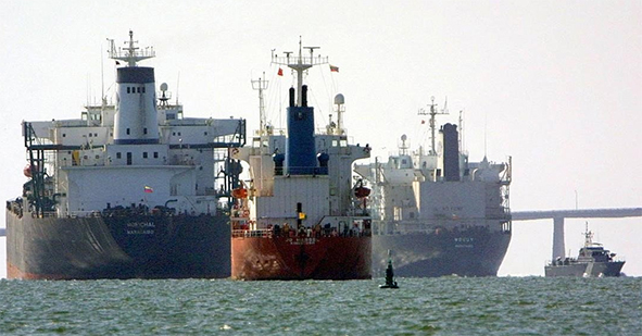 EE.UU. aumenta su flota frente a las  costas de Venezuela