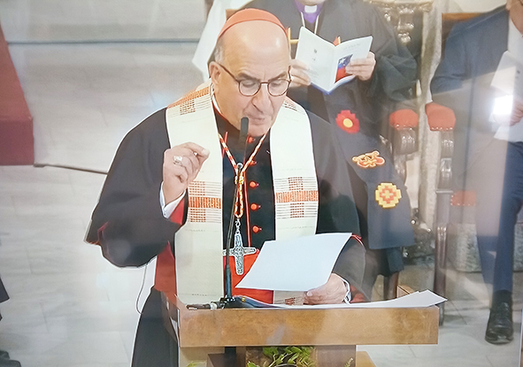 CARDENAL CHOMALI:  Chile no se cae a pedazos, se asfixia