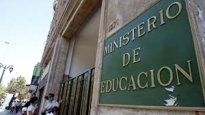 Aparecen nuevas deudas: Mineduc adeuda transferencias a colegios