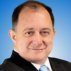 Ministro Poduje anunció entrega de terreno a pobladores en Parque Bicentenario de Cerrillos