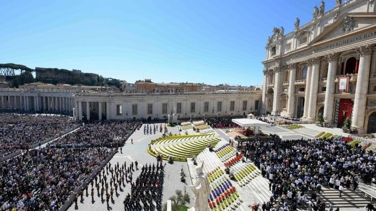 Urbi et Orbi, el Papa: Que callen las armas y cambien los corazones