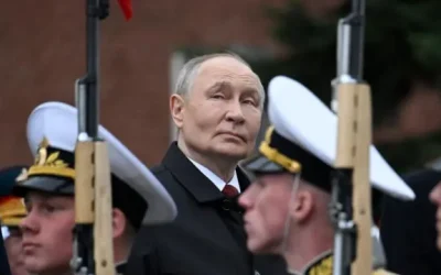 Rusia: Vladimir Putin presidió un desfile militar austero por el Día de la Victoria